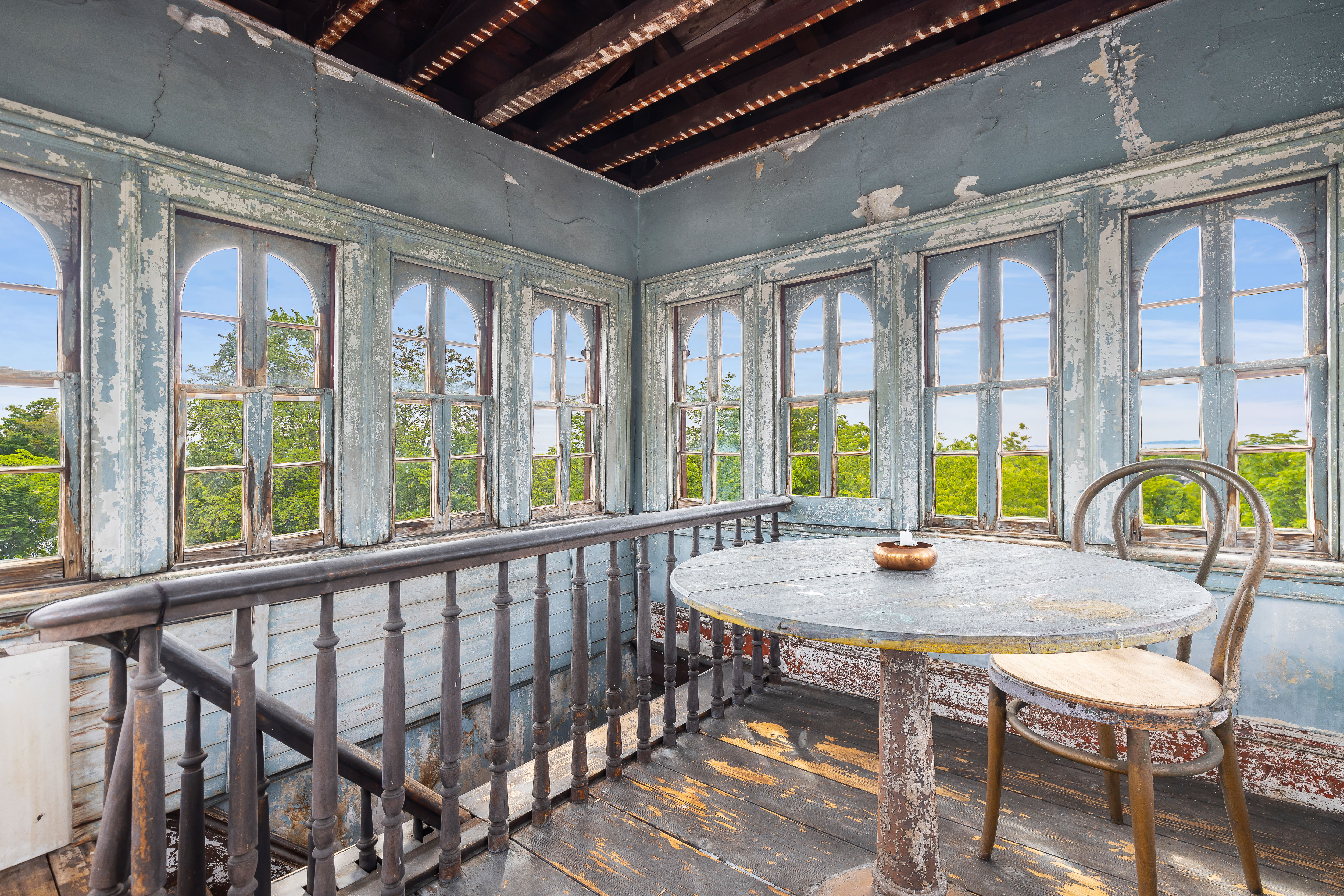 Cupola interior arched windows